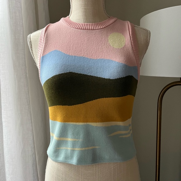 luna and ivy Tops - New! Boutique Landscape Pink Sleeveless Sweater